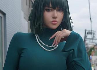 下载Alina Becker萨姆斯写真作品的高清图片，感受视觉震撼.txt